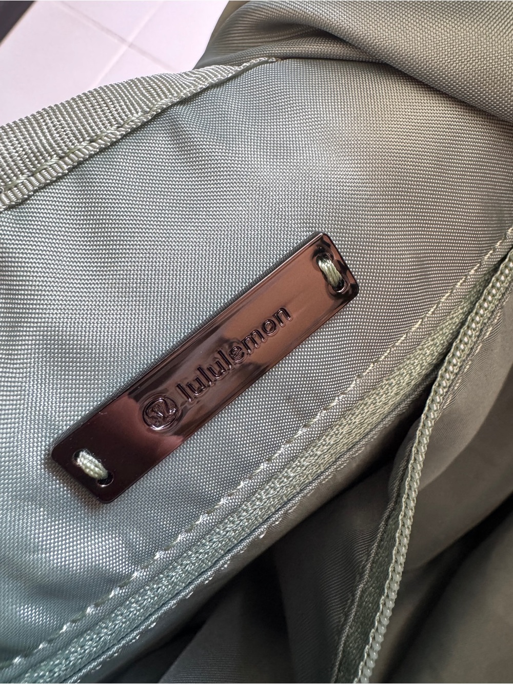 Lululemon Large Tote Bag Gym Yoga Travel Weekender Water Repellent Sage Green - Picture 8 of 15